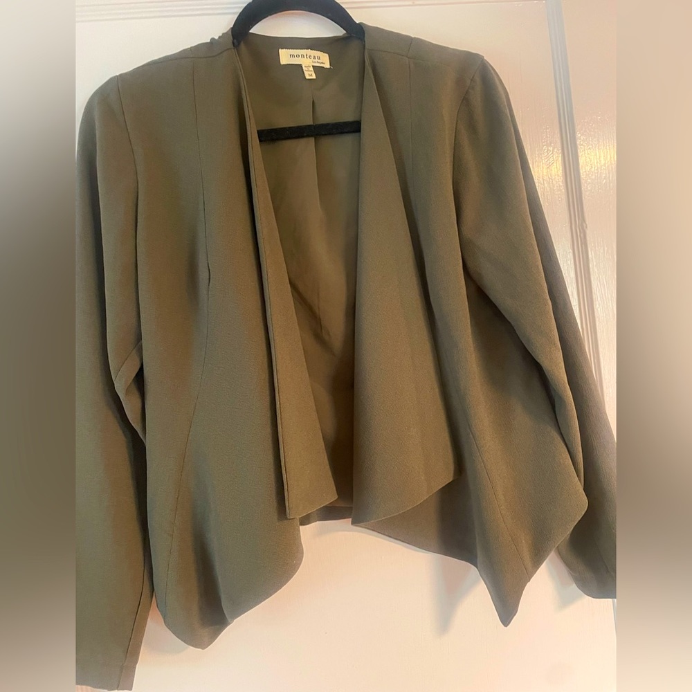 Monteau brand Olive Green blazer - Flowy front opening